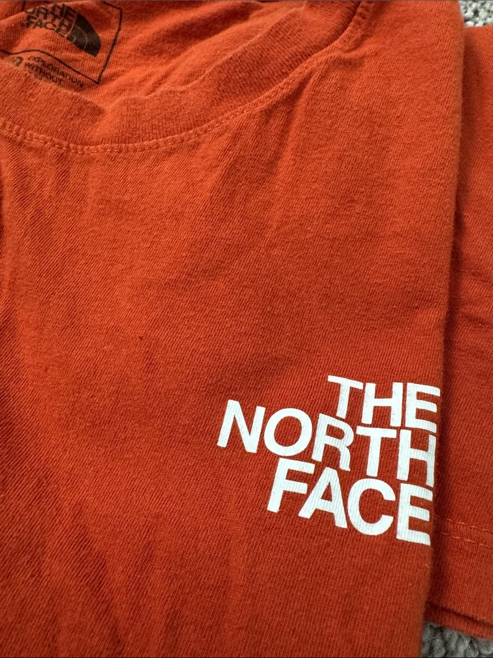 The North Face Men’s Short Sleeve Crewneck Tee shirt Orange size L US 28’ X 19’